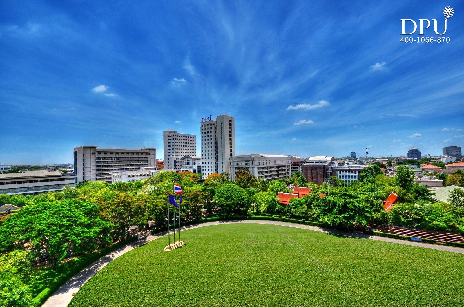 博仁大学足球场远景